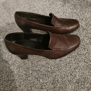 St. John's Bay Brown Genuine Leather shoes size 8M